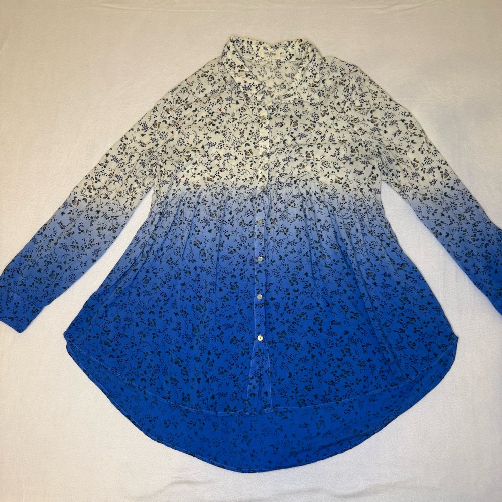 Umgee Floral Blue Ombre Button-Up Shirt, Size Medium‎